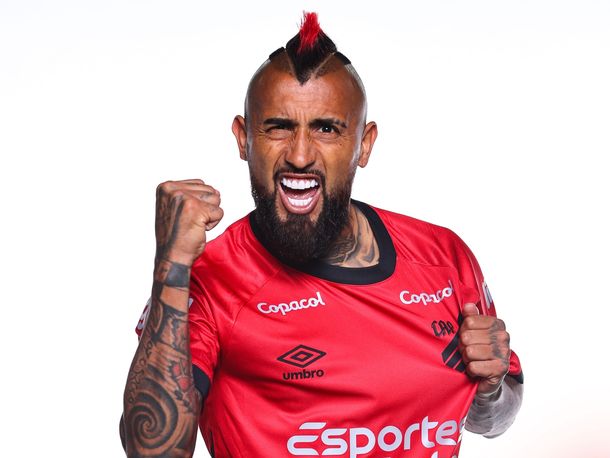 Athletico Paranaense presentó a Arturo Vidal como nuevo refuerzo