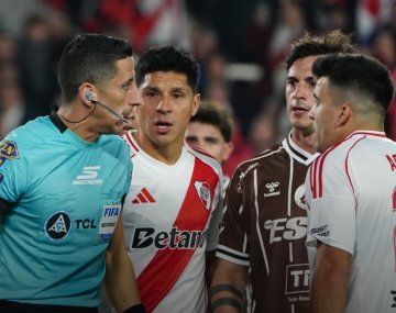 Rapallini cruzó a Falcón Pérez por su arbitraje en River-Platense: Perdió el control