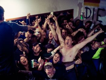 La locura de Die Toten Hosen en Argentina: tocaron en la casa de un fanático