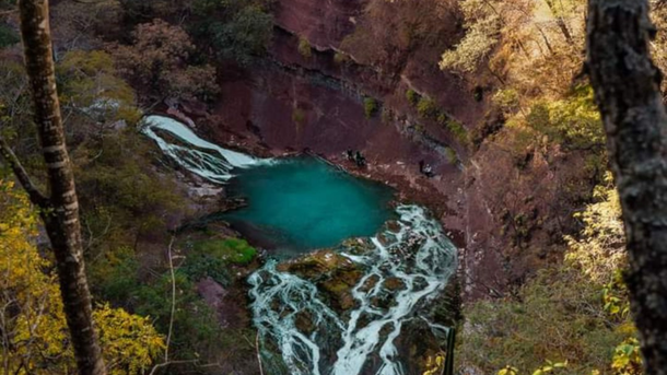 El pueblo mágico con termas turquesas y cubierto de selvas