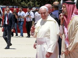 ante el rey de jordania, el papa pidio una solucion para el conflicto en siria ante el rey de jordania, el papa pidio una solucion para el conflicto en siria