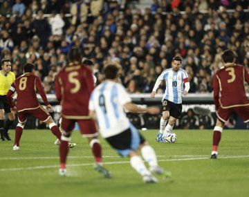 Por qué Messi no juega hoy en el último partido de la Selección por Eliminatorias