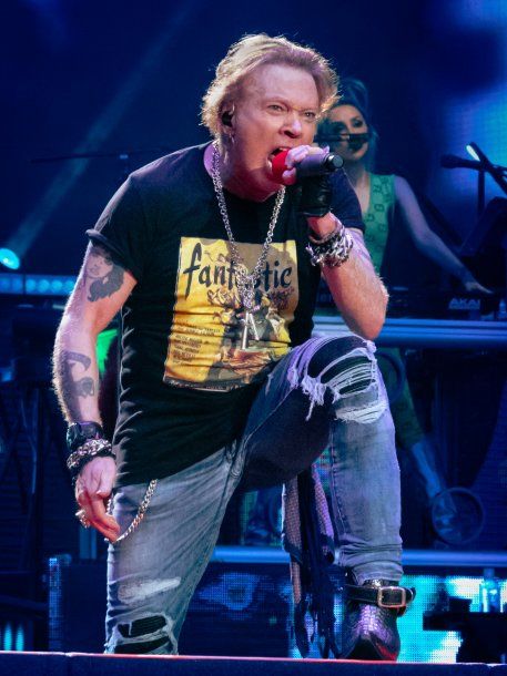 Axl Rose, furioso por el uso de drones durante los shows de Guns N Roses