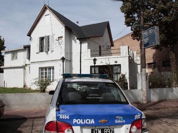 Rosario: fue a realizar una denuncia a la comisaría y terminó muerta