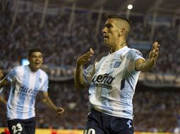 La novela de nunca acabar: Centurión está a un paso de ser jugador de Racing