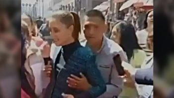 un hombre acoso a la presidenta de mexico en plena calle un hombre acoso a la presidenta de mexico en plena calle
