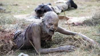 efecto the walking dead: mato a su amigo porque penso que era un zombie