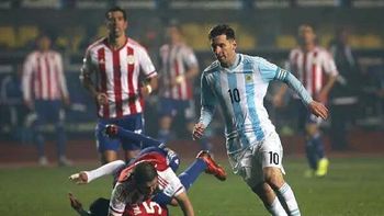 la curiosa mania de lionel messi: hacer que sus rivales choquen entre si la curiosa mania de lionel messi: hacer que sus rivales choquen entre si