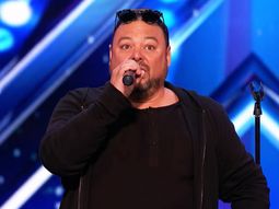 Carlos De Antonis es tenor Carlos De Antonis es tenor