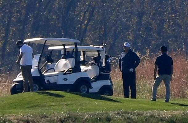 Elecciones en Estados Unidos: ¿Donald Trump se enteró de la derrota jugando al golf?