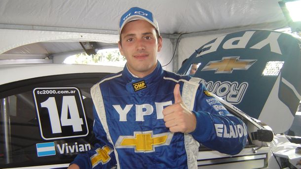 El porteño Franco Vivian obtuvo su primer triunfo en el Súper TC2000