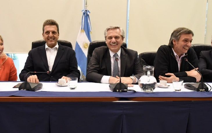 Diputados: Alberto asistió a la reunión donde se oficializó a Máximo como jefe del bloque