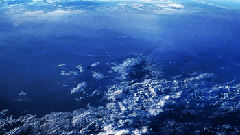 Hay un océano en el espacio