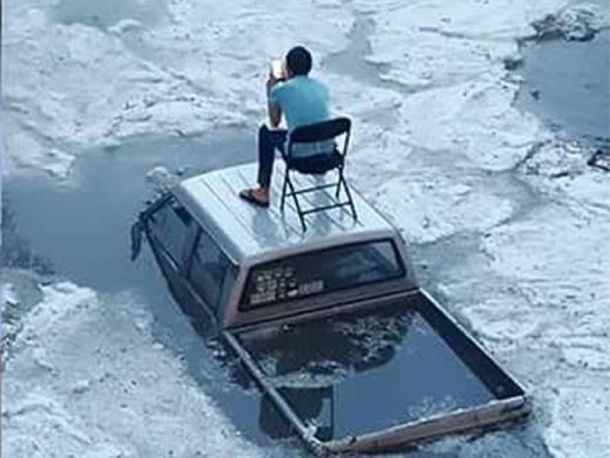 Mirá lo que hizo este hombre cuando quedó atrapado en un temporal de nieve