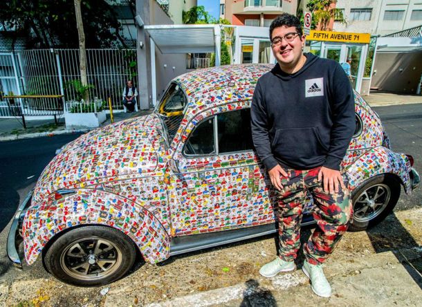 El youtuber prestó su auto