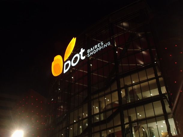 Barras de Platense generaron destrozos en el shopping DOT