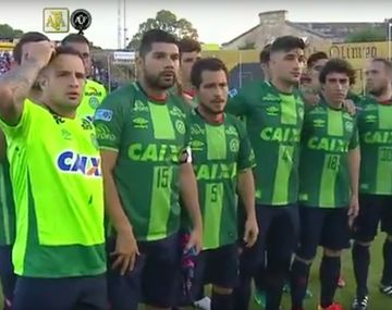 Emotivo homenaje de San Lorenzo a Chapecoense