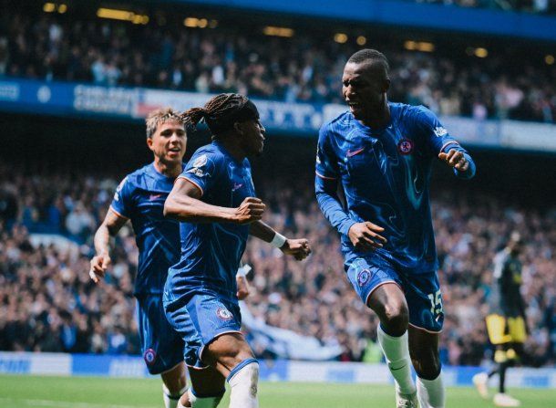 Con una asistencia de Enzo Fernández, Chelsea venció a Everton y quedó en zona de Champions League