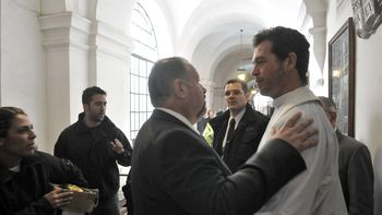 para el parroco de la iglesia, la agresion fue para con dios para el parroco de la iglesia, la agresion fue para con dios