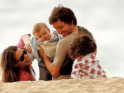 Pampita y flia