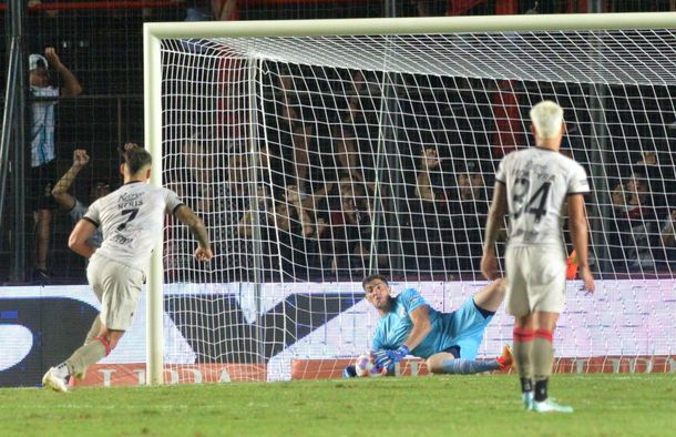 El karma de Colón en los penales: falló 9 de los últimos 10