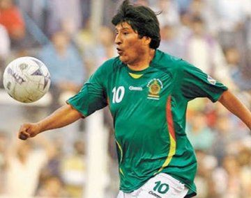 Evo Morales presidirá un club boliviano que compró la Federación Cocalera