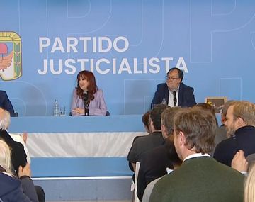 Cristina convocó a senadores a la sede el PJ ante un posible fallo de la Corte en su contra