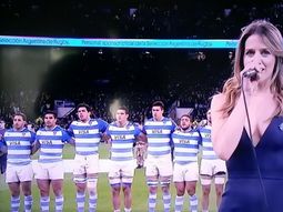 La rubia sorprendió con un escote en el estadio de Twickenham La rubia sorprendió con un escote en el estadio de Twickenham