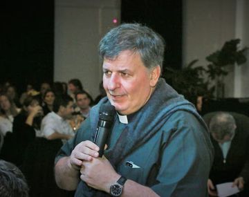 Grave: el cura argentino sancionado por pedófilo pedía diezmo por CVU durante la pandemia