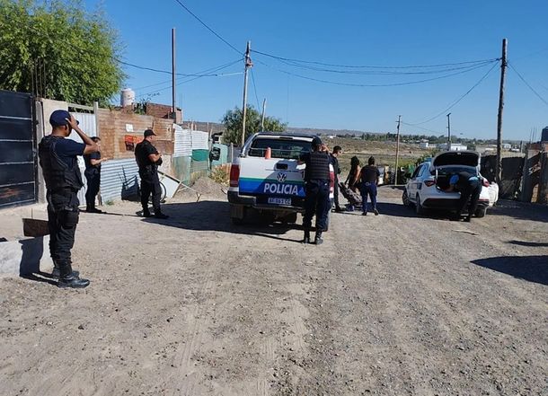 Puerto Madryn: golpeó a su pareja, huyó y lo encontraron en un invernadero de marihuana