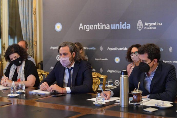 Reunión de urgencia: el Gobierno analizó nuevas medidas junto a expertos