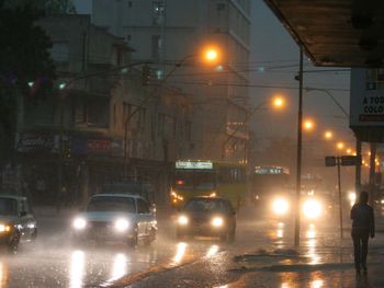 Llueve en la Ciudad y rige un alerta meteorológico por tormentas