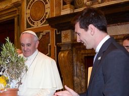 dos potencias juntas: messi saludo al papa por su cumpleanos dos potencias juntas: messi saludo al papa por su cumpleanos