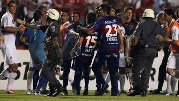 podrian sancionar a tigre tras el retiro en la sudamericana podrian sancionar a tigre tras el retiro en la sudamericana
