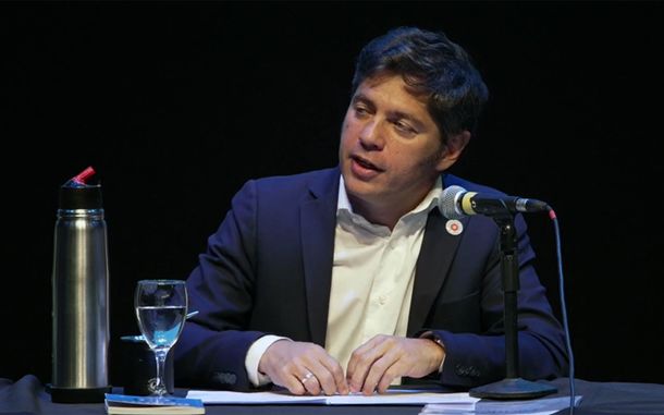 Axel Kicillof en el Coliseo Podestá de La Plata.