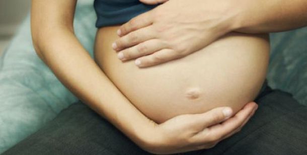 Insólito: cada vez más mujeres se comen su placenta tras el parto