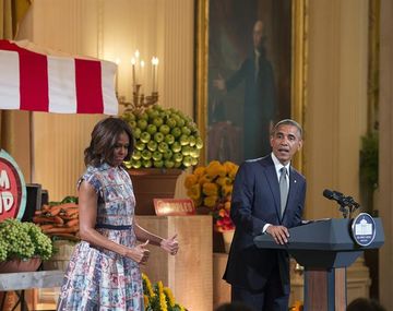 Michelle Obama hizo una promesa en medio de un evento junto a su marido