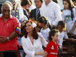 A Chávez lo custodia su pueblo, afirmó Cristina