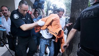 Así trasladaban al anestesista desde su casa hasta la seccional 23 Así trasladaban al anestesista desde su casa hasta la seccional 23