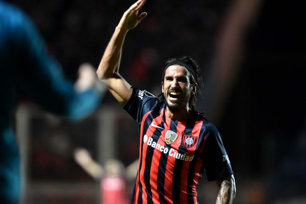 Con un golazo de Belluschi, San Lorenzo ganó y clasificó a los octavos de la Copa