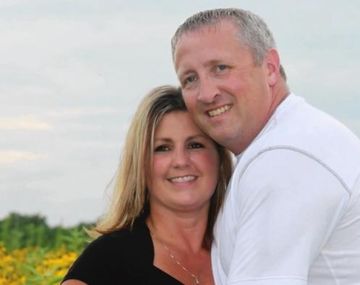 Un hombre recibe una carta de su mujer dos años después de muerta