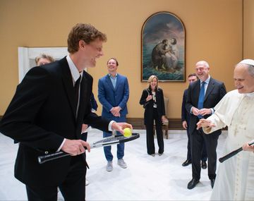 Quién es el primer deportista del mundo al que recibió el papa León XIV