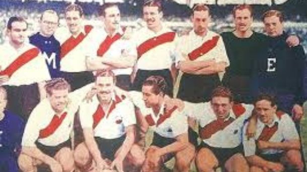 La delantera de aquel equipo estaba compuesta por Adolfo Pedernera, Ángel Labruna, José Manuel Moreno, Félix Loustau y Juan Carlos Muñoz. La delantera de aquel equipo estaba compuesta por Adolfo Pedernera, Ángel Labruna, José Manuel Moreno, Félix Loustau y Juan Carlos Muñoz.