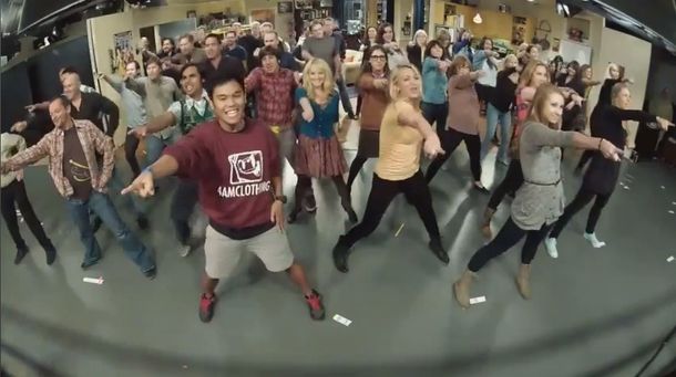 Los actores de The Big Bang Theory hicieron un flashmob