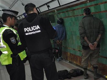 Robaron inodoro en estación de subte