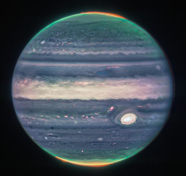 El telescopio espacial James Webb de la NASA captó imágenes de Júpiter. 