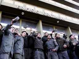gendarmeria hara un acampe frente al edificio centinela gendarmeria hara un acampe frente al edificio centinela