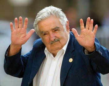 Pepe Mujica se recupera tras su operación de urgencia: no tenía una espina clavada en el esófago