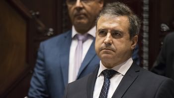 Raúl Lozano, ministro de Vivienda y Ordenamiento Territorial. Raúl Lozano, ministro de Vivienda y Ordenamiento Territorial.