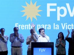 recalde lanza la campana con un acto en el luna park recalde lanza la campana con un acto en el luna park